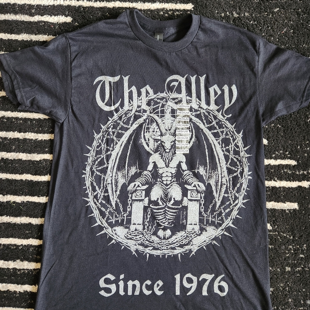 NWT Black The Alley Chicago T-Shirt M